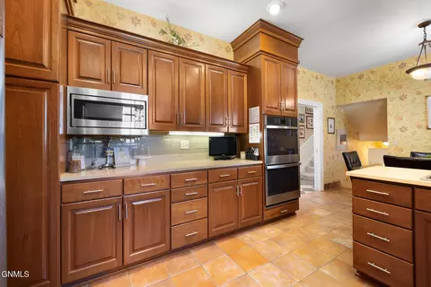Kitchen - 405 14th St E, Williston, ND 58801 photo 3 of 3