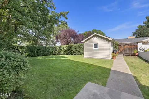 Exterior - 405 14th St E, Williston, ND 58801 photo 12 of 15