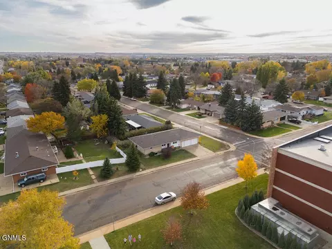 View/Area - 741 Empire Rd, Dickinson, ND 58601 photo 5 of 8