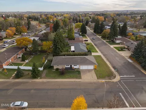View/Area - 741 Empire Rd, Dickinson, ND 58601 photo 6 of 8