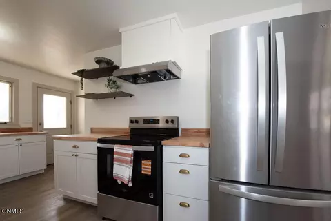 Kitchen - 741 Empire Rd, Dickinson, ND 58601 photo 4 of 5