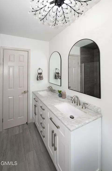Bath - 741 Empire Rd, Dickinson, ND 58601 photo 1 of 5