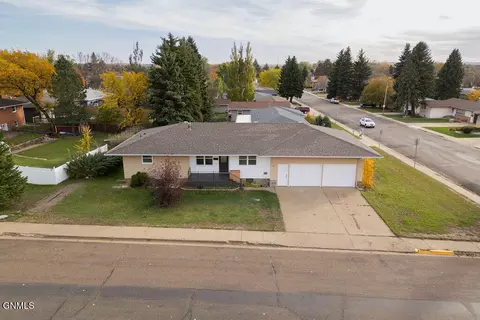 View/Area - 741 Empire Rd, Dickinson, ND 58601 photo 3 of 8