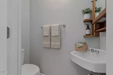 Bath - 2984 Warwick Loop, Bismarck, ND 58504 photo 2 of 2