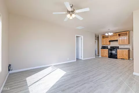 Living - 12385 Rainbow Loop, Epping, ND 58843 photo 2 of 3