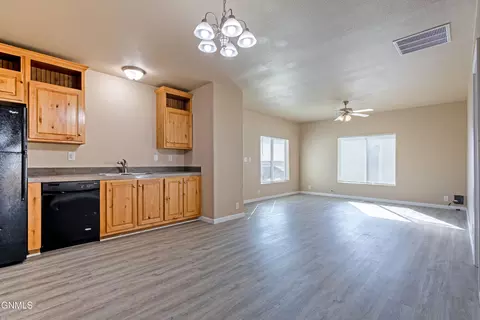 Living - 12385 Rainbow Loop, Epping, ND 58843 photo 3 of 3