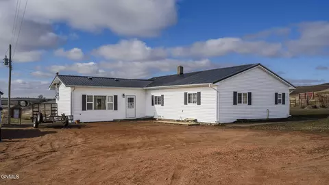811 County Road 17, Beulah, ND 58523