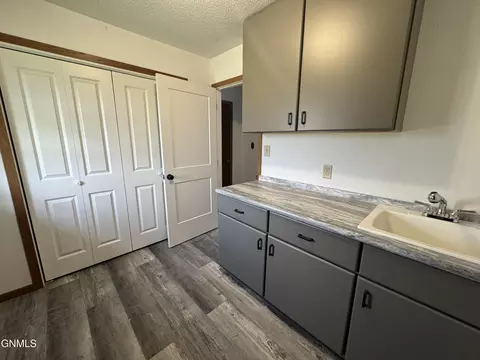 Other - 1292 8th St SW, Dickinson, ND 58601 photo 15 of 38