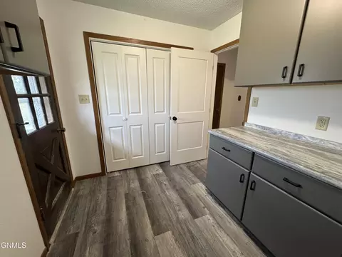Other - 1292 8th St SW, Dickinson, ND 58601 photo 16 of 38