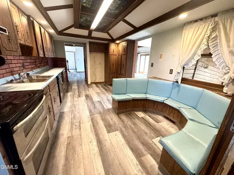 Kitchen - 1292 8th St SW, Dickinson, ND 58601 photo 3 of 4