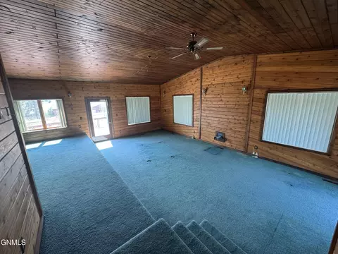 Living - 1292 8th St SW, Dickinson, ND 58601 photo 3 of 4