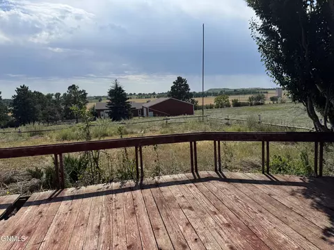Exterior - 1292 8th St SW, Dickinson, ND 58601 photo 6 of 7