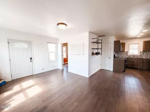 Living - 706 9th Ave W, Williston, ND 58801 photo 3 of 3