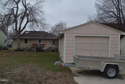 Exterior - 1414 1st Ave E, Williston, ND 58801 photo 2 of 3