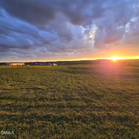 3486 Dakota Lp, Mandan, ND 58554