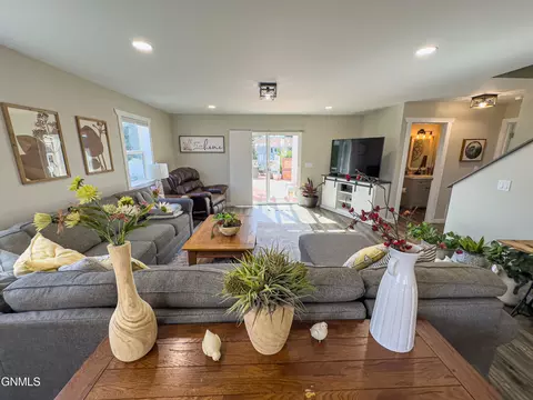 Living - 1817 25th St W, Williston, ND 58801 photo 2 of 6