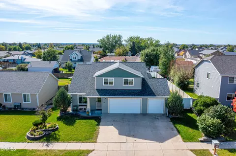 1817 25th St W, Williston, ND 58801