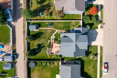 View/Area - 1817 25th St W, Williston, ND 58801 photo 4 of 6