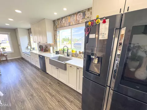 Kitchen - 1817 25th St W, Williston, ND 58801 photo 8 of 9