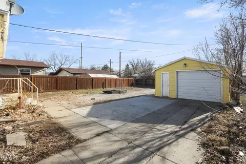 Exterior - 1716 1st Ave W, Williston, ND 58801 photo 2 of 2