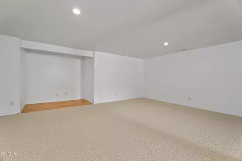 Living - 321 E Calgary Ave, Bismarck, ND 58503 photo 4 of 4