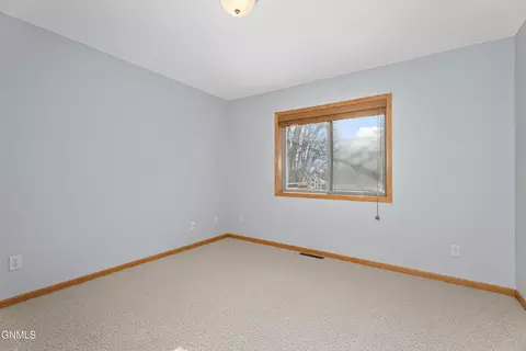 Bedroom - 321 E Calgary Ave, Bismarck, ND 58503 photo 2 of 4
