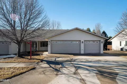 321 E Calgary Ave, Bismarck, ND 58503