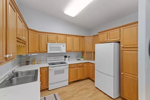 Kitchen - 321 E Calgary Ave, Bismarck, ND 58503 photo 3 of 3