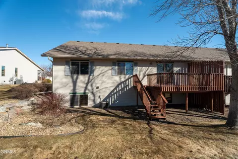 Exterior - 321 E Calgary Ave, Bismarck, ND 58503 photo 2 of 4
