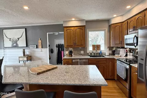 Kitchen - 1620 1st Ave W, Williston, ND 58801 photo 9 of 14
