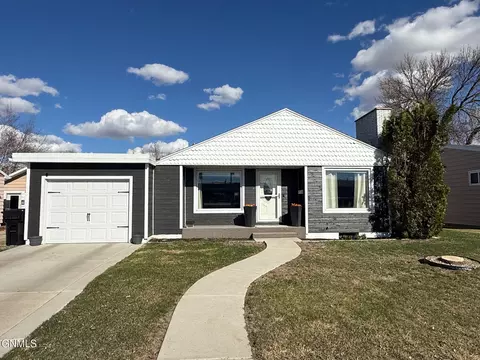 1620 1st Ave W, Williston, ND 58801