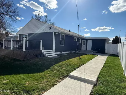 Exterior - 1620 1st Ave W, Williston, ND 58801 photo 9 of 9