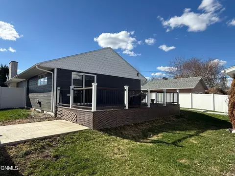 Exterior - 1620 1st Ave W, Williston, ND 58801 photo 7 of 9