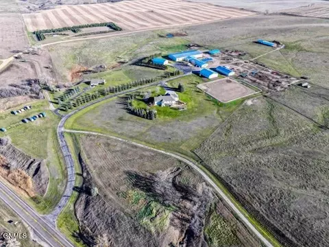 9861 Highway 1804 NW, Bismarck, ND 58503