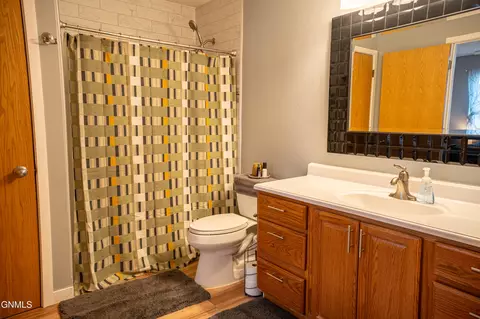 Bath - 914 N 35th St, Bismarck, ND 58501 photo 1 of 4