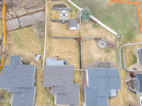 View/Area - 914 N 35th St, Bismarck, ND 58501 photo 4 of 6
