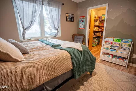 Bedroom - 914 N 35th St, Bismarck, ND 58501 photo 7 of 10