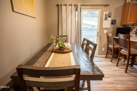 Dining - 914 N 35th St, Bismarck, ND 58501 photo 3 of 3