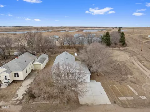 View/Area - 1 Perkins St, Mcgregor, ND 58755 photo 2 of 10
