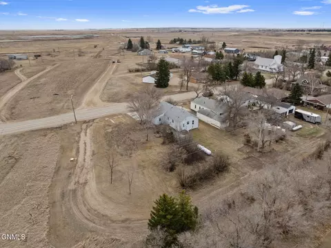 View/Area - 1 Perkins St, Mcgregor, ND 58755 photo 1 of 10