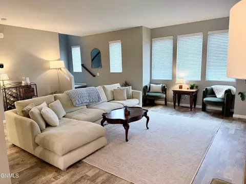 Living - 3206 Kenner Loop, Bismarck, ND 58504 photo 2 of 3