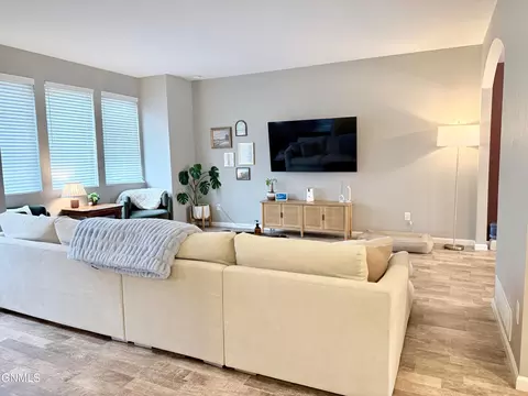 Living - 3206 Kenner Loop, Bismarck, ND 58504 photo 3 of 3