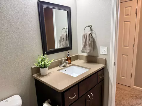 Bath - 3206 Kenner Loop, Bismarck, ND 58504 photo 2 of 9