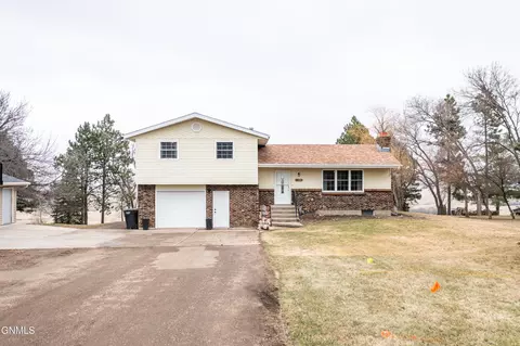 4904 Highland Rd NW, Mandan, ND 58554 photo 24