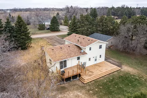 4904 Highland Rd NW, Mandan, ND 58554 photo 4