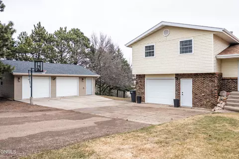 4904 Highland Rd NW, Mandan, ND 58554 photo 26