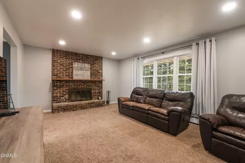 4904 Highland Rd NW, Mandan, ND 58554 photo 7