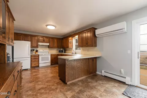 4904 Highland Rd NW, Mandan, ND 58554 photo 15
