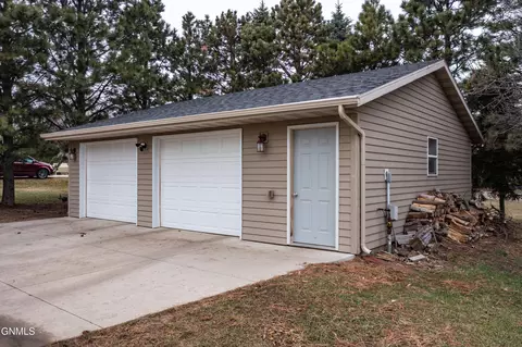4904 Highland Rd NW, Mandan, ND 58554 photo 21