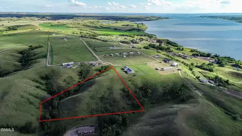 222 Beaver Bay Trl, Linton, ND 58552